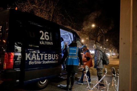 Germany, Berlin, 25 November 2018, Berlin City Mission cold bus, Amrumer Straße underground