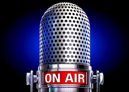 high resolution 3D rendering of a microphone with a on air icon