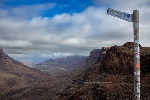 Signpost to the North Star, view of the mountains in the Parque Natural de Pilancones, Mirador
