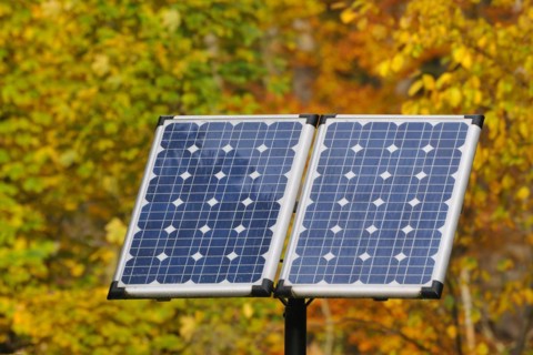 Installed solar photovoltaic system, solar module, installed solar photovoltaic system, solar