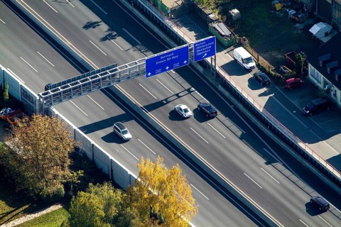 Motorway 40 near Wattenscheid, Ruhr Expressway, traffic