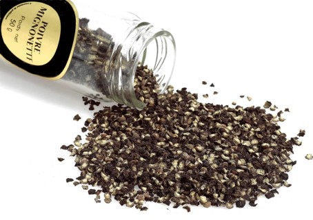 Real pepper, Black pepper (piper nigrum), Pepper bush, Pepper family, Mignonnette Pepper, Grinded