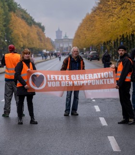 Germany, Berlin, 28.10.2023, Climate activists protest with mass occupation, Climate activists