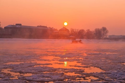 Dresden morning fog over the Elbe