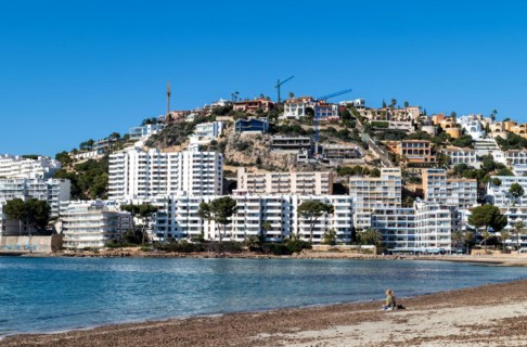 Massive development with holiday flats in the bay of Santa Ponça or Santa Ponsa, municipality of