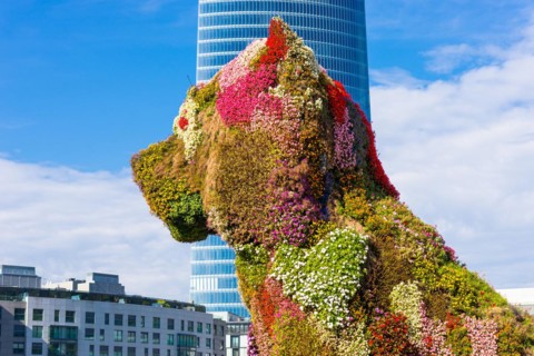 Jeff Koons Puppy, a West Highland White Terrier in a variety of flowers, in the Basque city Bilbao