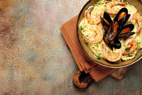 Food, Spaghetti carbonara, with shrimp and mussels, seafood in creamy garlic sauce, homemade, no