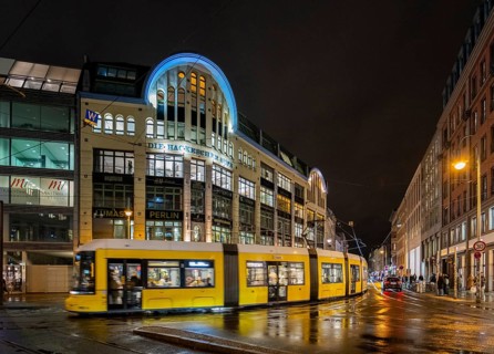 Germany, Berlin, 19.12.2024, Hackesche Höfe, Hackescher Markt, view into Rosenthaler Straße, tram,