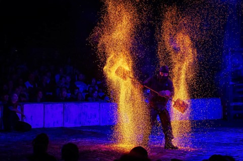 As part of the international theatre festival Sommerwerft 2023 at the Weseler Werft in Frankfurt am