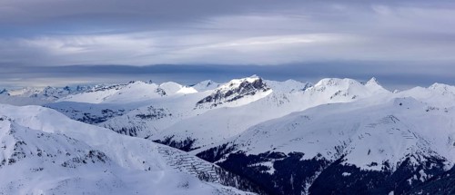 View over Jakobshorn and Landwassertal to Mederger Flue, Schafgrind and Schwarzhorn, on the right