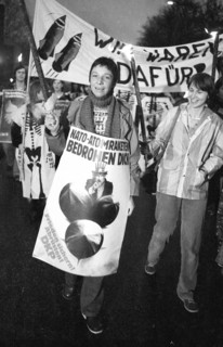 A torchlight procession for disarmament and against nuclear missiles moved to the Ministry of