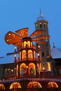 Christmas pyramid, Christmas market, Dankwarderode Castle, Brunswick, Lower Saxony, Christmas