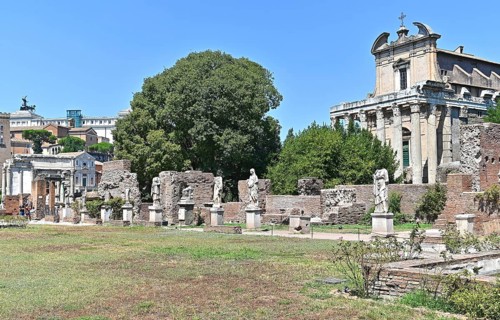 House of the Vestal Virgins with a view of the temples of Antonio and Faustina