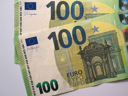 Symbol photo for cash, two 100 euro notes, North Rhine-Westphalia, Germany, Europe