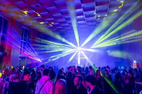 On 18 September 2024, the @Nachtschicht started again at 9 pm in Dresden City Hall. Dresdeners who