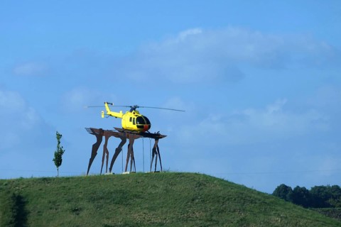 Yellow angel sculpture at the Kamen cross