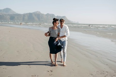 Lovers at the Sandstrad, Cape Town, South Africa, Africa