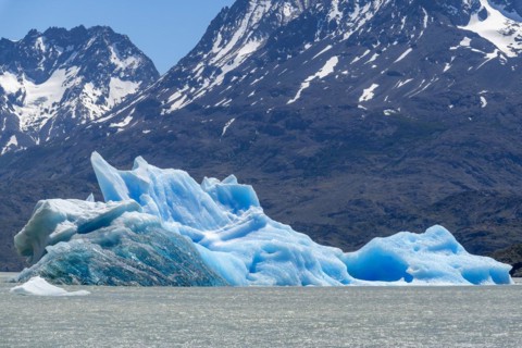 Lago Grey, iceberg, Torres del Paine National Park, Parque Nacional Torres del Paine, Cordillera