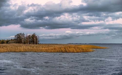 The Bodstedter Bodden is part of the Darß-Zingster Bodden chain and the Vorpommersche