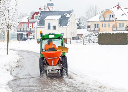 Winter road clearance vehicle in use