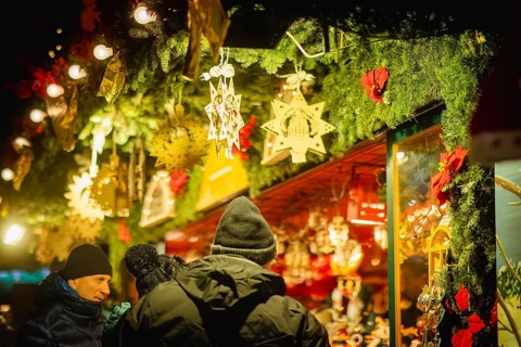 The 588th Dresden Striezelmarkt has reopened after a Corona-related break