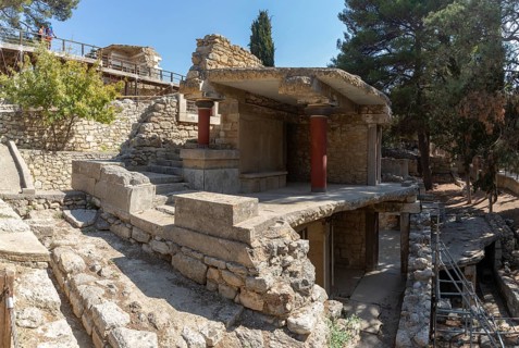 A picture of the South House at the Knossos Palace