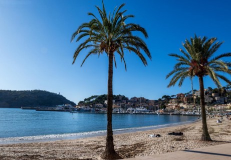 Beach on the promenade of Port de Sóller, north-west coast, Serra de Tramuntana, Majorca, Balearic