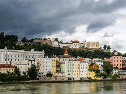 Thunderclouds over the Veste Oberhaus, River Inn, Passau, Bavaria, Germany, Europe
