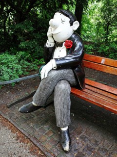 Statue The Knob-Nosed Man by Loriot, Loriotplatz, Hanseatic City, Bremen, Germany, Europe