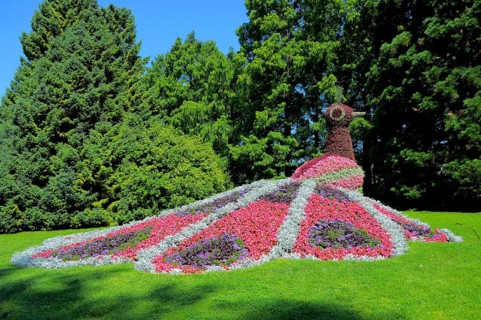 Lake Constance Island Mainau, animal figures made of flowers, peacock figure