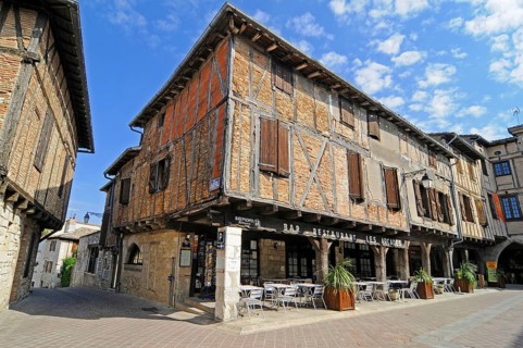 Place des Arcades, Castelnau de Montmiral, Gaillac, Tarn department, Midi-Pyrenees, France, Europe