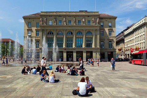 Bundesplatz of Bern, fountains on Bern's Bundesplatz, Federal Palace, Bern, Switzerland, Europe