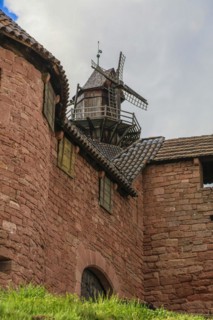 Hohkönigsburg or Hochkönigsburg, French: Chateau du Haut-Koenigsbourg, ridge castle on the eastern