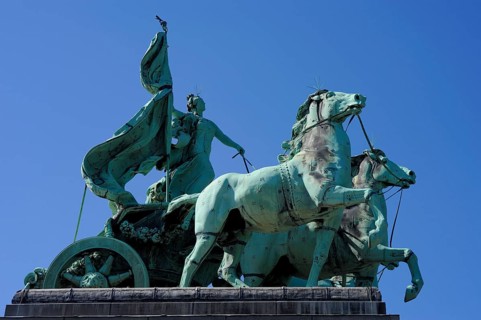 Quadriga on Arc de Triomphe in the Jubilee Park, Parc du Cinquantenaire, Brussels, Belgium, Europe