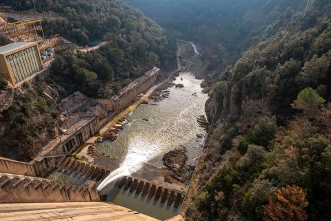 Minimum discharge of water into the Panta de Sau dam with four percent water of its capacity in the