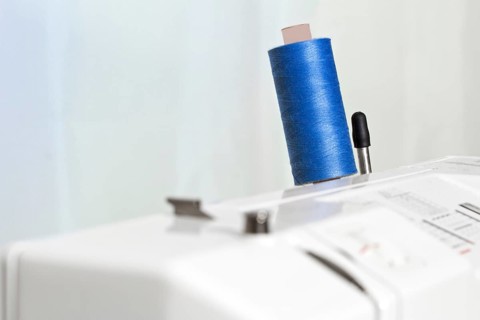 Thread on a sewing machine, small DOF