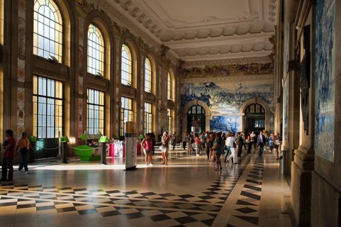 Sao Bento Railway Station, main hall, painted tiles, Porto, Portugal, azulejos, ceramic art, Europe