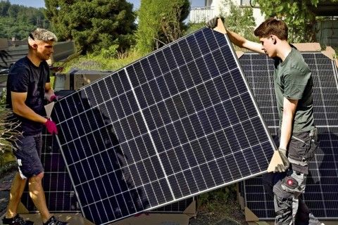Assembly of photovoltaic. Photovoltaic module PV system Solar module Solar panel Solar system Solar