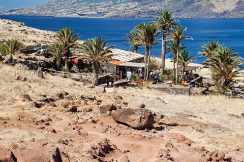 Casa do Sardinha Sea Spot Cafe, São Lourenço, volcanic peninsula, cliffs Ponta de San Lorenzo,