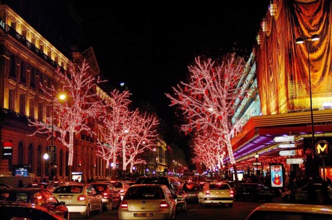 Christmas Illuminations at Galeries Lafayette, Boulevard Hausmanns in Paris, France, Europe