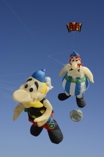 The kite festival in St. Peter-Ording features numerous kite flyers from all over Germany and the