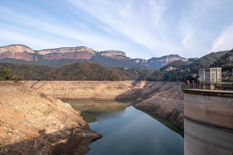 Landscape of ecological tragedy in the Panta de Sau reservoir with four percent of water capacity