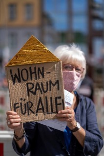 Germany, Berlin, 04. 08. 2020, Protest against the purchase of houses by the investment company