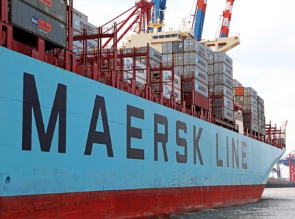 Maersk Edmonton in Hamburg, Maersk Edmonton landed in Hamburg, Germany, Europe