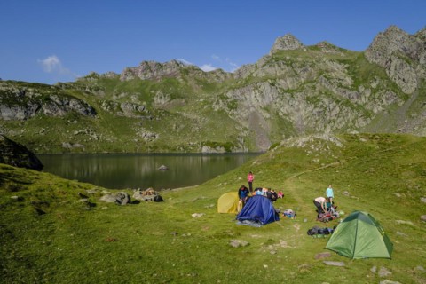Camp on Lac Bersau, Ayous lakes tour, Pyrenees National Park, Pyrenees Atlantiques, France, Europe