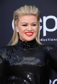 Kelly Clarkson at the 2019 Billboard Music Awards held at the MGM Grand Garden Arena in Las Vegas,