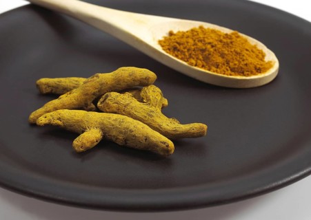 Turmeric, curcume, yellow ginger, saffron root, turmeric, ginger family, ROOT AND POWDER OF