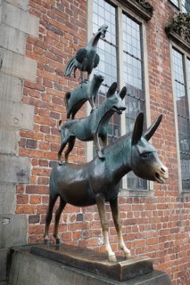 Statue of the Bremen Town Musicians in the Old Town, Hanseatic City, Bremen, Germany, Europe