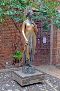 Statue of Juliet, Verona, Veneto, Regione del Veneto, Casa di Giulietta, Italy, Europe