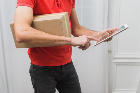 Crop courier with parcel tablet